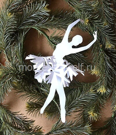 Снежинка-балеринка из бумаги