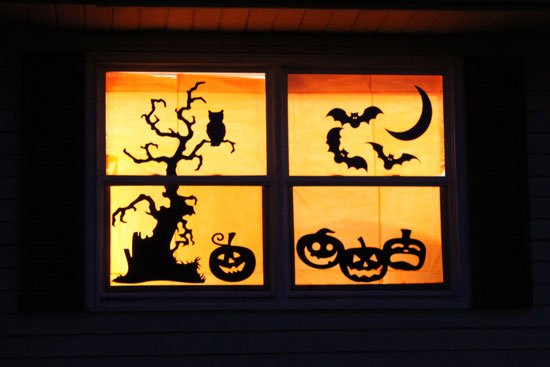 как украсить окно на хэллоуин